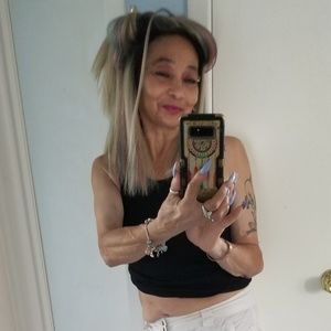 Meet your Posher, Debra